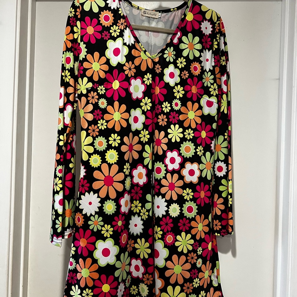 🛍️ Pink and Yellow Graphic Tunic Top with Tunic Sleeves
